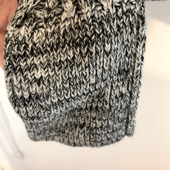 Gap Long Sleeve 100% Cotton Cable Knit Sweater - Picture 7 of 9